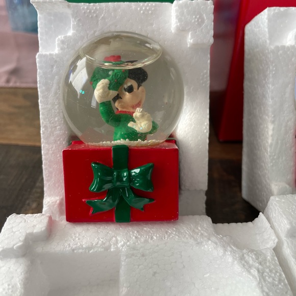 Two Disney Mickey Mouse snow globes - Picture 3 of 9